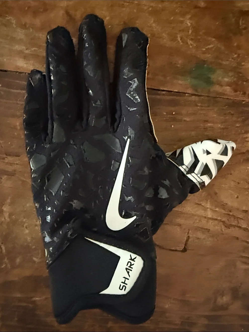Nike Shark 2.0 youth football gloves